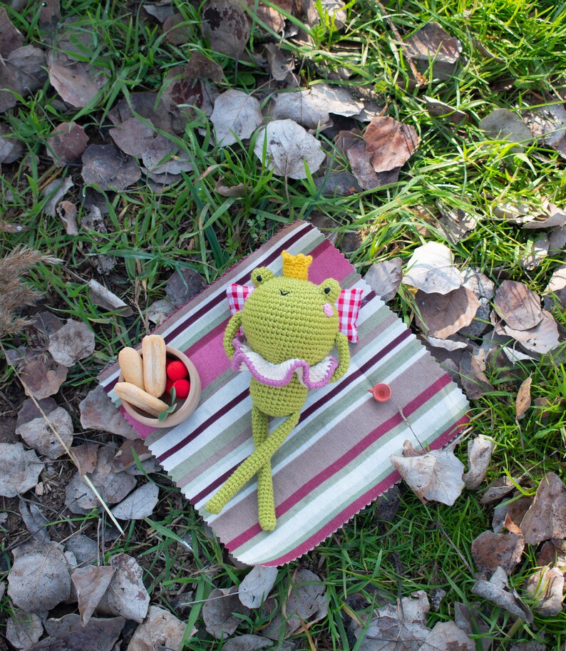crochet frog step by step frog pdf crochet pattern frog amigurumi pattern Harry the frog prince crochet pattern frog crochet tutorial