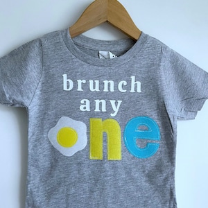 Brunch N&#39;importe quelle chemise premier anniversaire, oeuf, petit déjeuner, chemise pour enfants, chemise bébé, une chemise, chemise d&#39;anniversaire, 1 chemise, chemise brunch, anniversaire de bébé