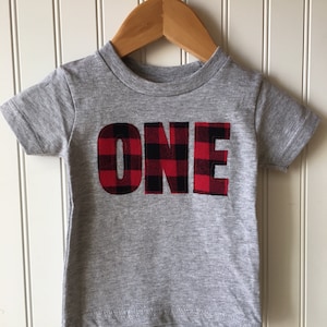 Holzfäller Geburtstag Shirt. Wildes Abenteuer. Erste Geburtstag Shirt mit Büffel kariert ONE. Wild ONE. Beliebige Zahl, Alter. Woodchuck, Abenteuer
