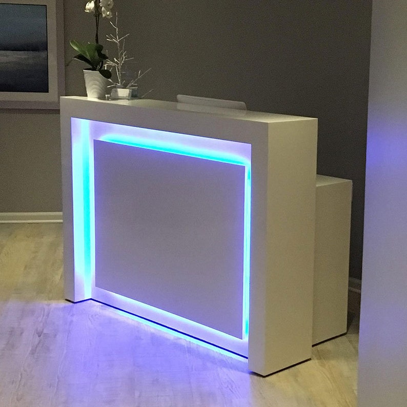New York Modern Reception Desk in White Gloss