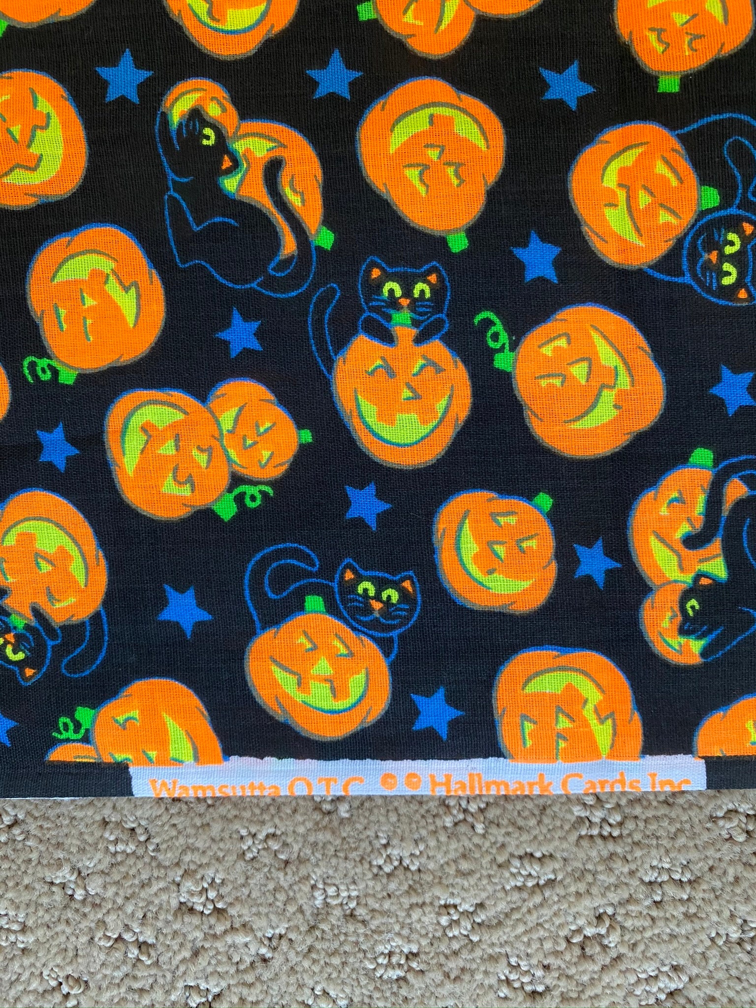 2 Vintage Halloween Fabrics 1 Yard Each Bears in Costumes Etsy UK