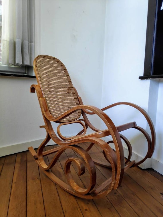 Bentwood Rocking Chair Nz / Thonet Rocking Chair On Exhibit At The