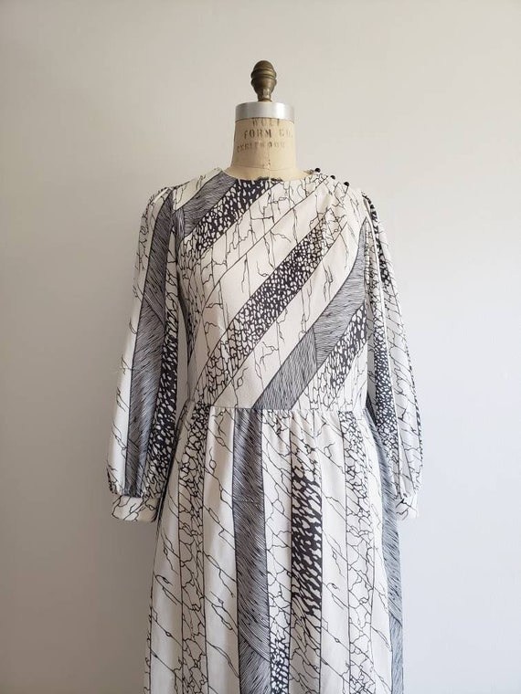 Vintage 70s, 1970s white and black a-line dress w… - image 4