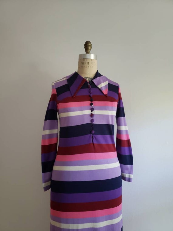 Vintage 70s, 1970s purple, pink, white and navy r… - image 4