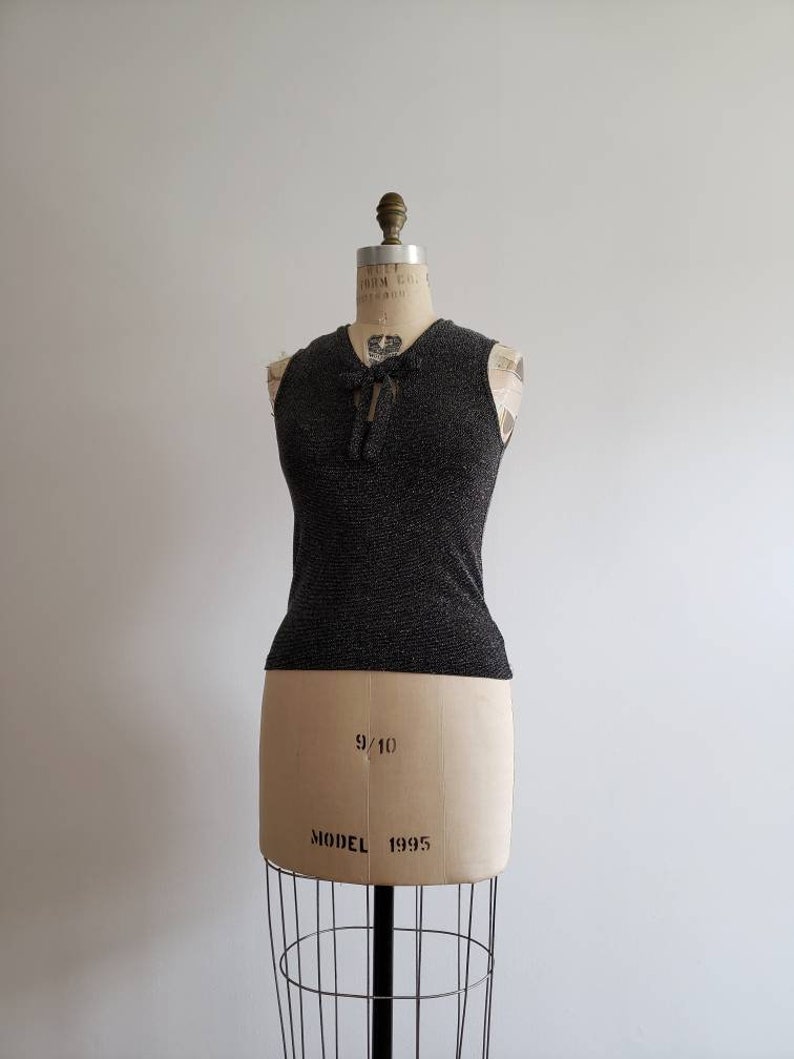 stretchy knit evening top size smallmedium SM 1990s black and silver metallic sleeveless cropped blouse with pussy bow Vintage 90s