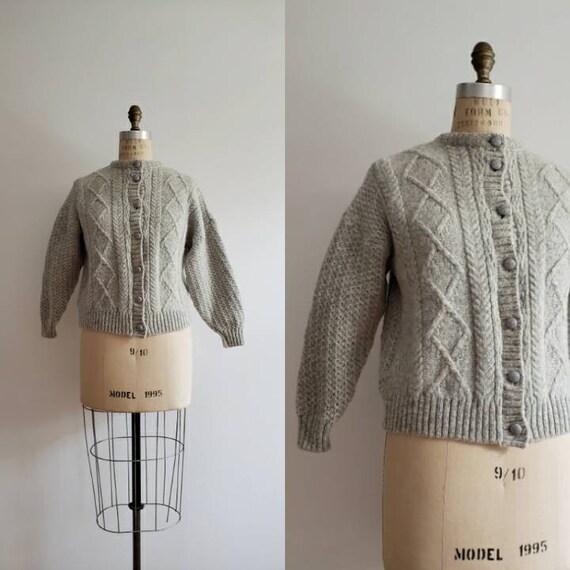 Vintage 90s, 1990s light grey chunky wool knit car