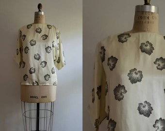 Vintage 1980s cream and black kimono style floral print blouse, hawaiian floral short sleeve top size medium M