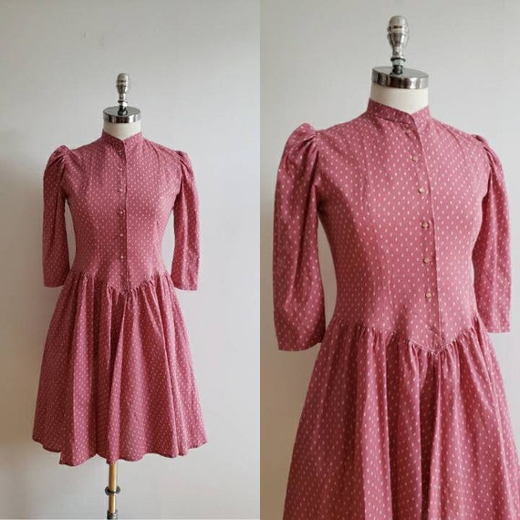 Vintage 40s, 1940s dusty pink and white fit and fl