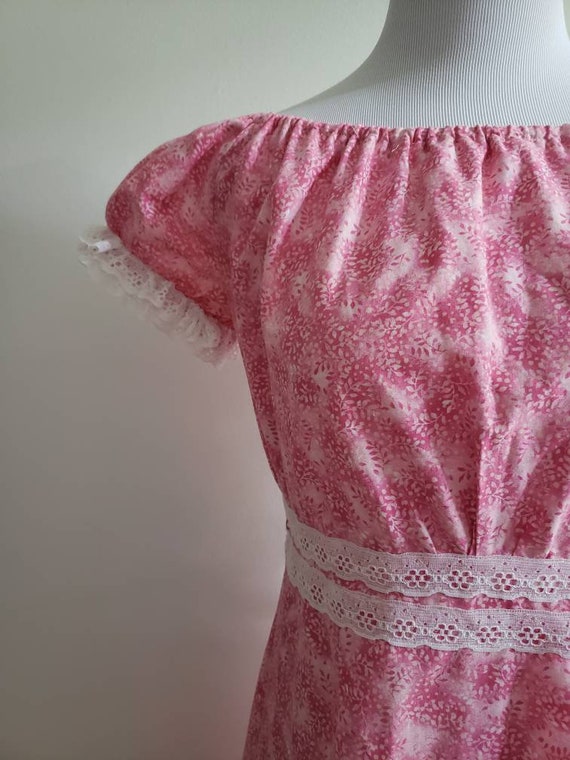 Vintage 1970s 70s pink and white ditsy floral sho… - image 4