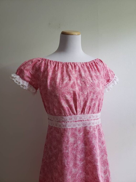 Vintage 1970s 70s pink and white ditsy floral sho… - image 5
