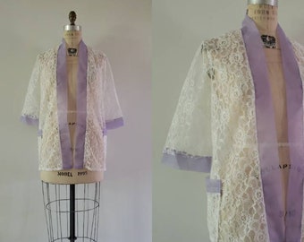 Vintage 1980s white floral lace short kimono with purple chiffon panels, 80s retro over piece open top medium M