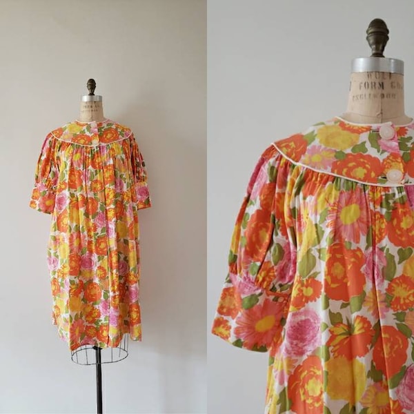 Vintage 1970s orange and yellow flower power half sleeve cotton robe, 70s retro MOD floral print button up nightgown dress size medium M