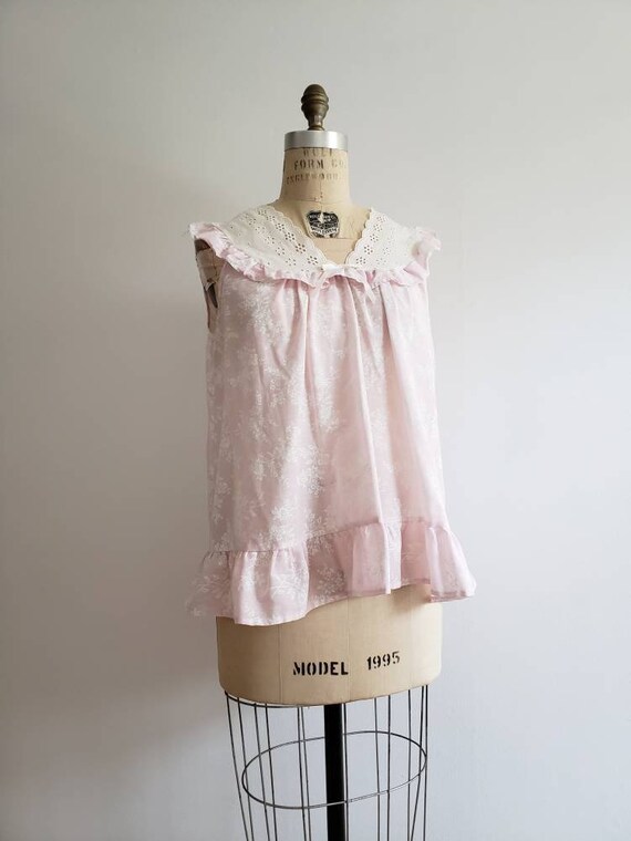 Vintage 80s. 1980s baby pink and white floral pri… - image 4