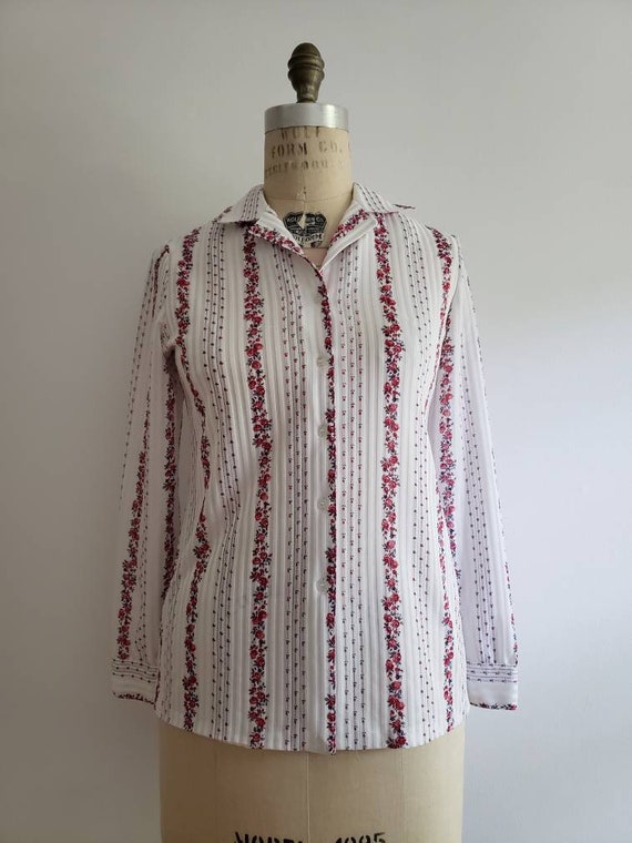 Vintage 70s, 1970s white, red and blue long sleev… - image 3