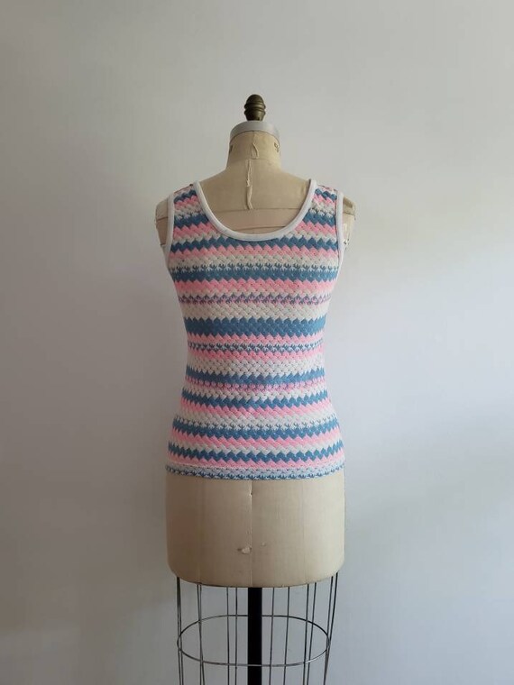 Vintage 70s, 1970s white, blue and pink color blo… - image 6