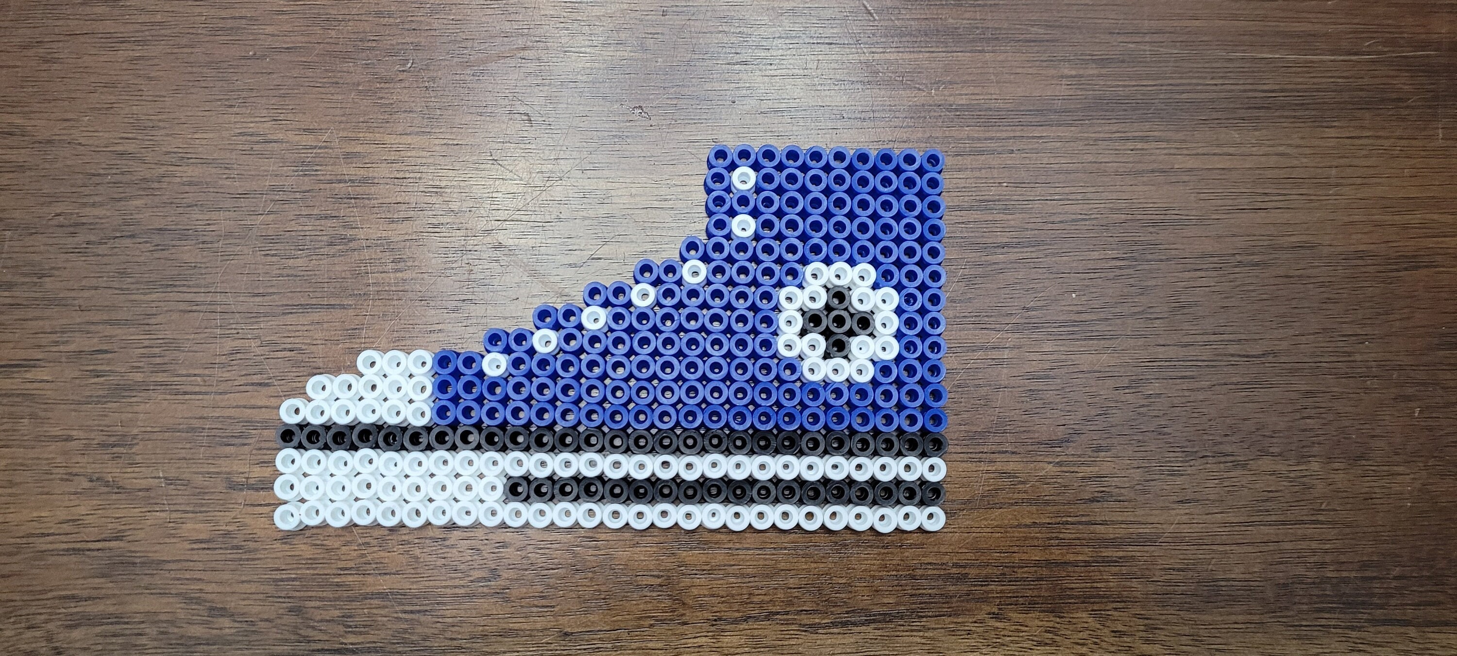 Venta ambulante Atravesar Ajustable Blue Converse Shoe Perler Beads - Etsy