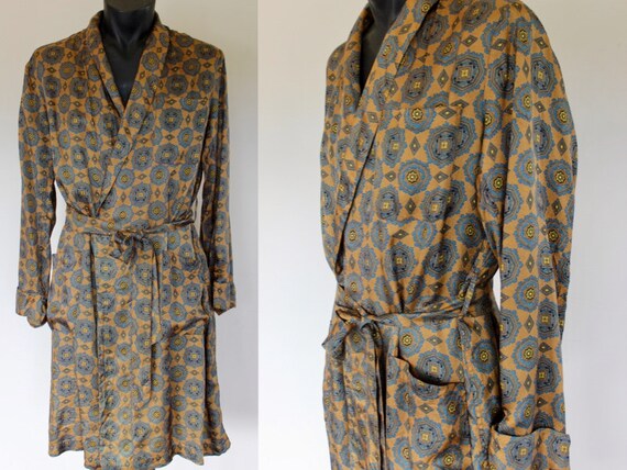 1950's Brass Mens Paisley Smoking Robe, Travel Rob