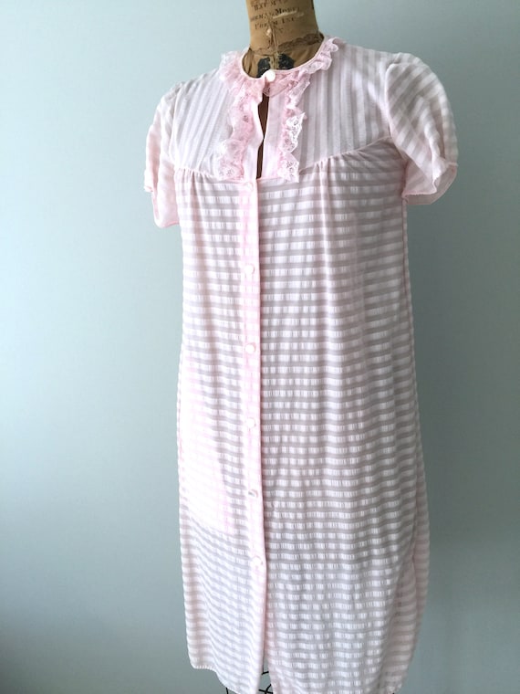 1960s Seersucker Pink Night Gown,Dressing Gown, Vi
