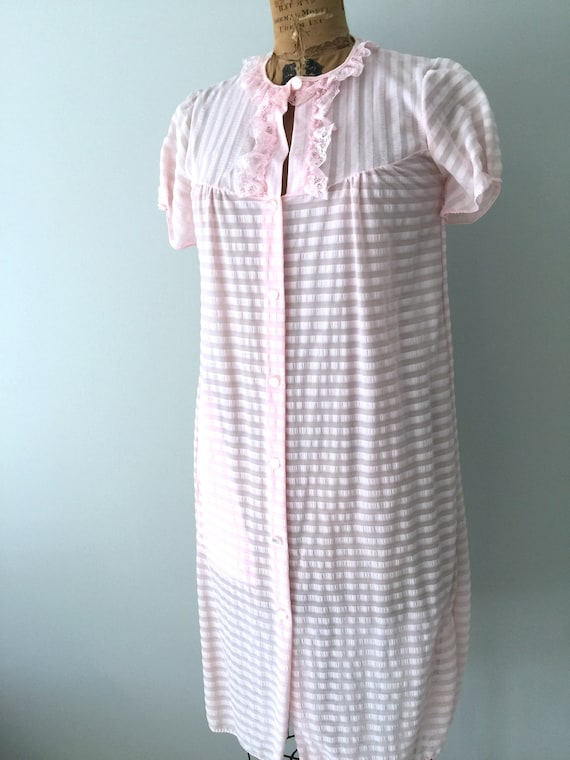 1960s Seersucker Pink Night Gown,Dressing Gown, V… - image 1