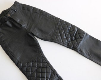 Pantalones de cuero de motocicleta, talla 10, pantalones de moto de cuero vintage, vintage hecho en Nueva Zelanda, cuero de mujer, cintura de 30", pantalones de cuero pequeños*