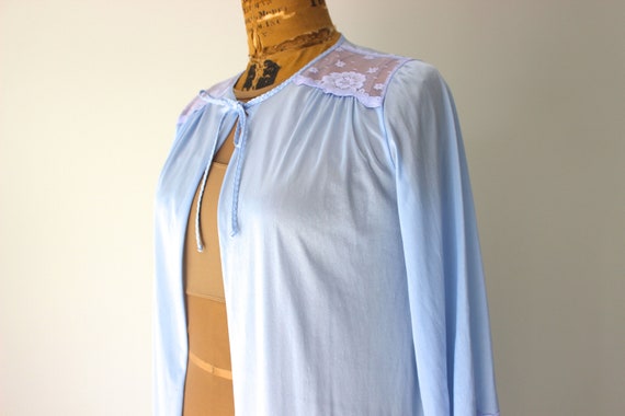 70's Baby Blue Lace Cape/Dressing Gown, 1970s, Vin