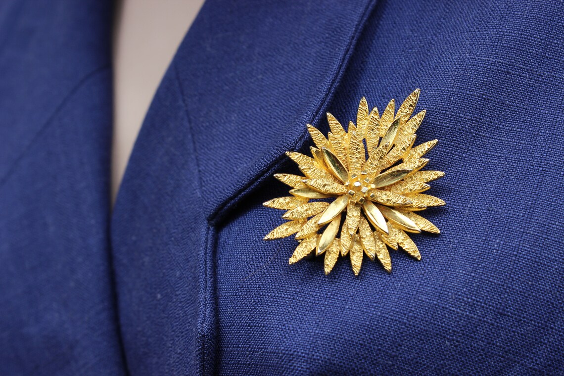 Starburst Gold Tone Brooch Big Flower Brooch Lazy Day Etsy