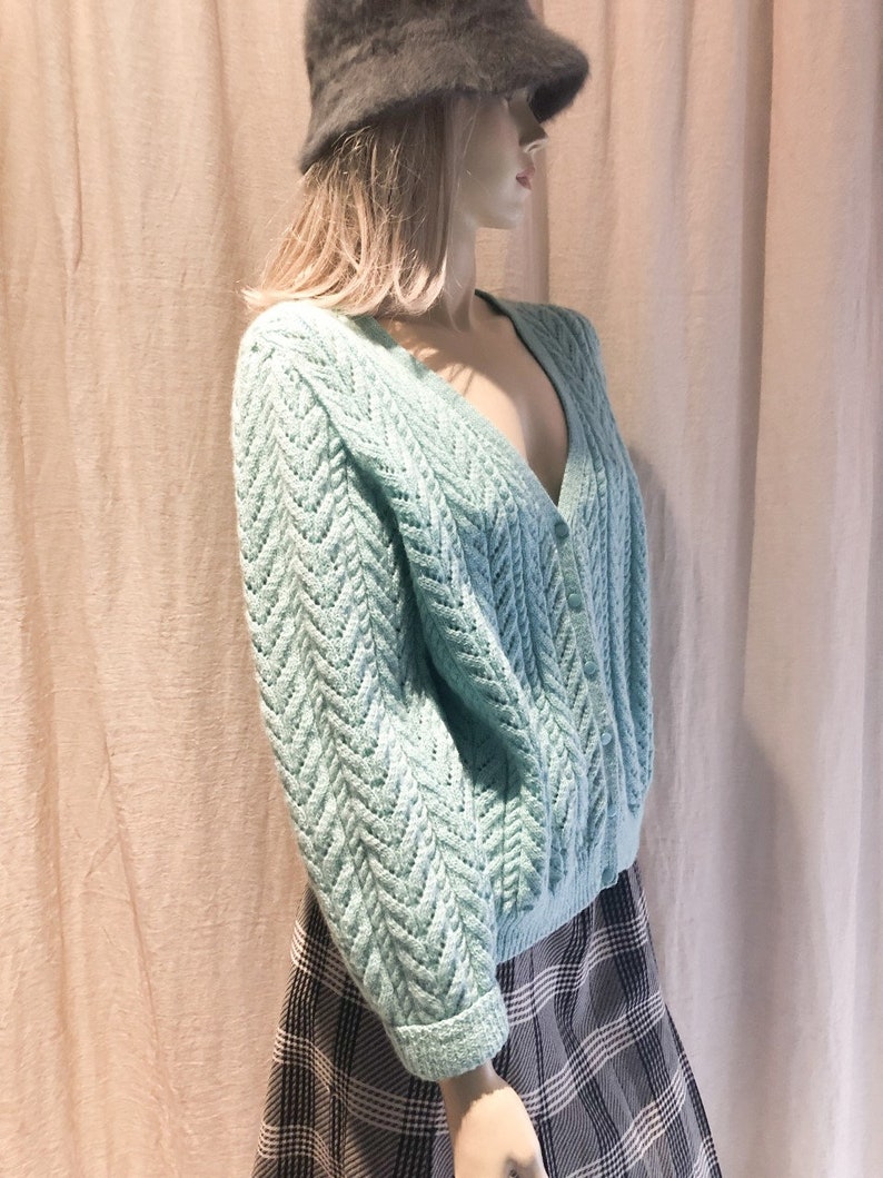 V Neck D Womens Cardigan Hand Knit Size 10 US New Zealand Made 12 UK 70s Vintage Sweater Mint Cable Knit Cardigan