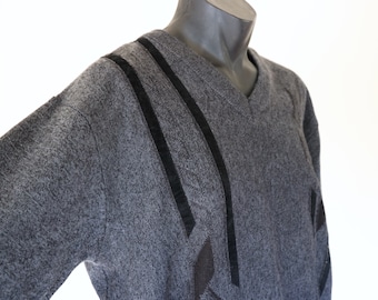 Italian Wool Sweater, Sz L, Grey & Black Mens Jersey, Made in Italy, Winter Jersey, Patterned, Grey, Mens Large, V Neck*