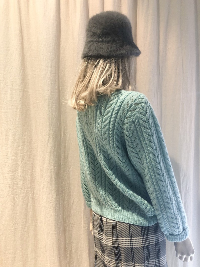 V Neck D Womens Cardigan Hand Knit Size 10 US New Zealand Made 12 UK 70s Vintage Sweater Mint Cable Knit Cardigan