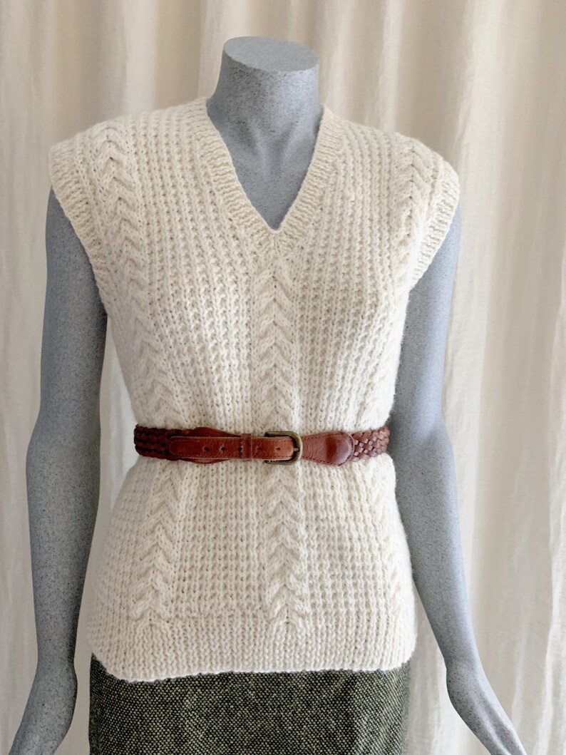 Size 10 UK Medium Made in New Zealand Cream Cable Knit Sweater Vest Sleeveless Size 8 US Cable Knit Vest D