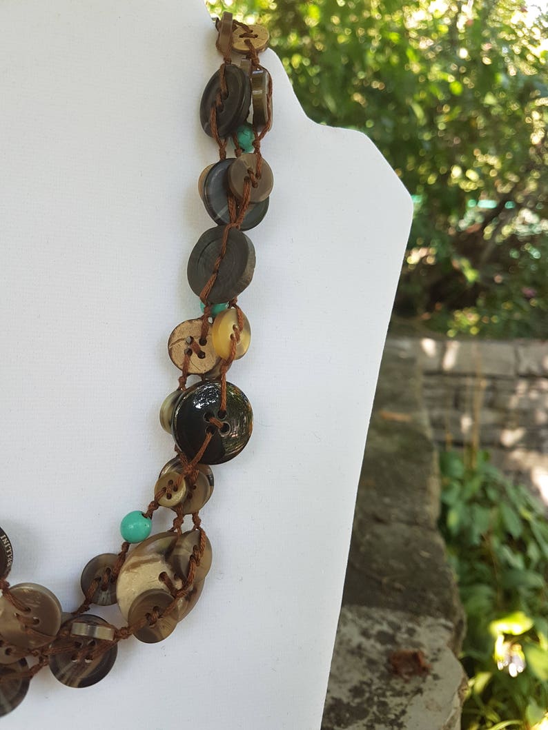 Brown and Pearl buttons necklace turquoise