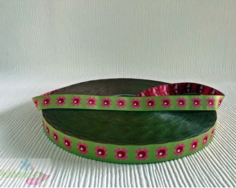 Weaving Woodpecker Flowers lime 15 mm wide 1 meter