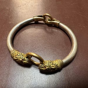ゴールドカラー ライオンモチーフ バングル 18Kイエローゴールド ライオンヘッドバングルブレスレット 古代
