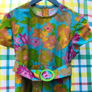Vintage 1960 impresión psicodélica vestido floral con cinturón