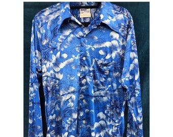 Vintage 1970’s Blue Shirt with Cool Design