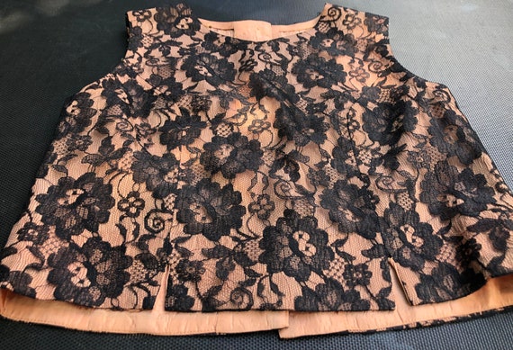 Vintage 1950’s Black Lace Petite Top with Pink Li… - image 3