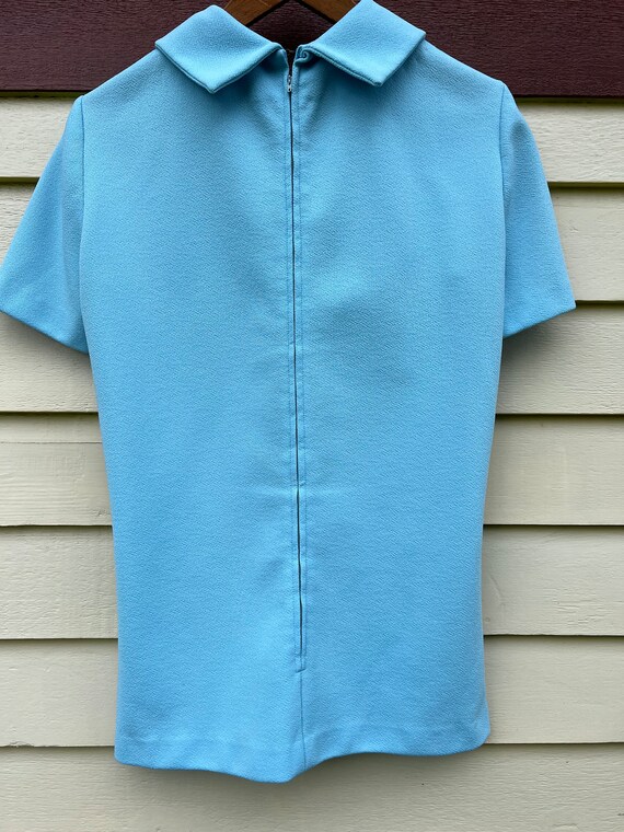 Vintage 1960’s Baby Blue Textured Polyester Tunic… - image 4