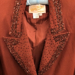 Vintage 1980 hace 1940 chaqueta larga con cuentas en marrón chocolate