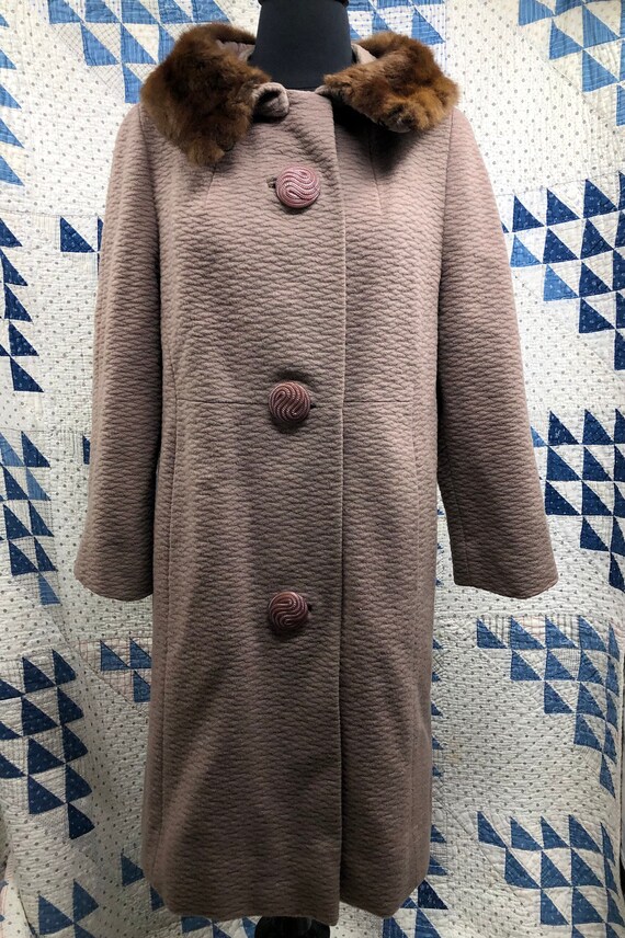 Vintage 40’s/50’s Beige Wool Coat with Fur Collar… - image 2