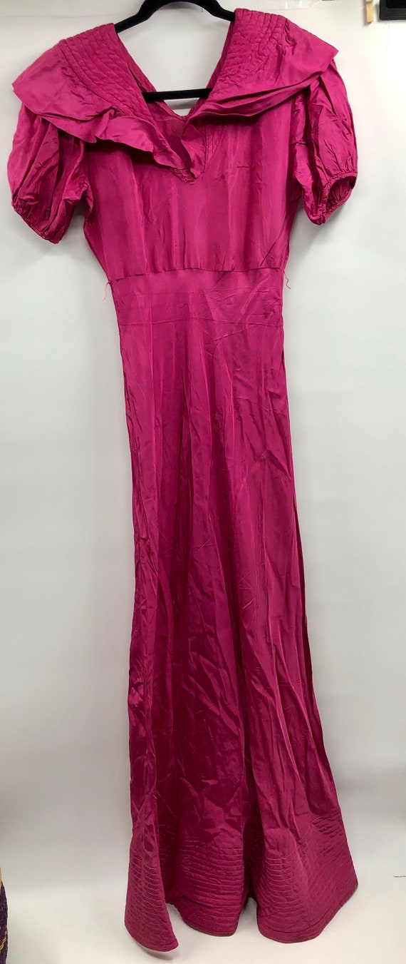 Vintage 1930’s Silk Fuchsia Gown with Quilting an… - image 9