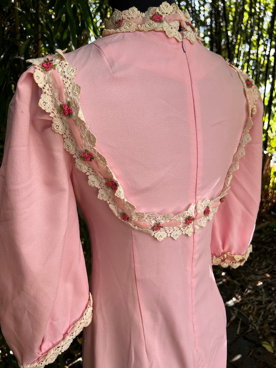 1960’s Pretty In Pink Dress with Accent Lace Trim - image 3