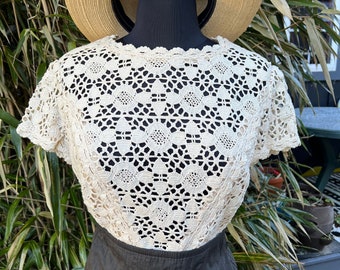 Vintage 1960’s Macy’s Crochet Lace Blouse / Top