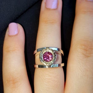 Natürlicher Rosa Turmalin Ring Sterling Silber und 14 Karat solide Gehämmert Gelbgold, Turmalin Solitär Ring, Rosa Edelstein Ring für Frauen