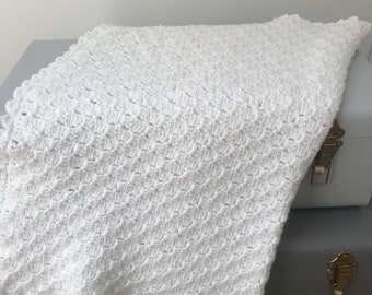 Manta de bebé de crochet blanca hecha a mano, la manta más popular, perfecta para regalo de bautizo.