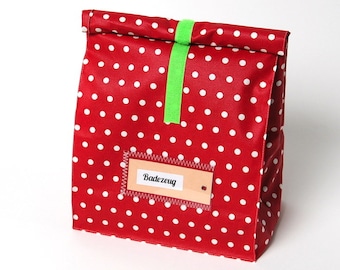 Lunch bag large, toiletry bag, bath bag red-green with small dots, water-repellent