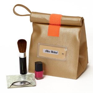 Tasche gold- metallic aus Kunstleder mit Schlaufe, Kosmetiktasche, Lunchbag