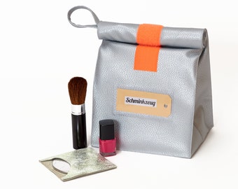 Lunch bag silver-metallic in artificial leather, culture bag, makeup, lunch bags with lining and loop