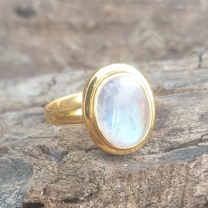 14k yellow Gold Ring, Handmade Rainbow Moonstone, Birthstone, Oval Cabochon Gemstone.
