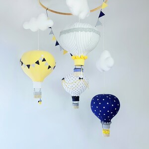 Heißluftballon-Krippe Mobile, marineblau, gelb und grau Kinderzimmer Dekor