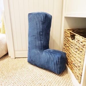 Cojín de pana tamaño L 19"/50 cm o 16"/40 cm Almohada en forma de L, un complemento personalizado para la habitación de un niño. 25 colores de pana para elegir